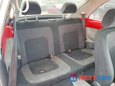 Zdjęcie 11 z 12 samochodu: 2000 VOLKSWAGEN NEW BEETLE GL VIN:3VWBA21C9YM405189 - miniatura
