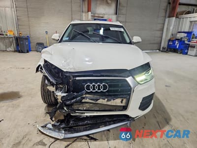 Piąte zdjęcie samochodu w środku: 2017 AUDI Q3 PREMIUM VIN:WA1ECCFS7HR012767 - miniatura