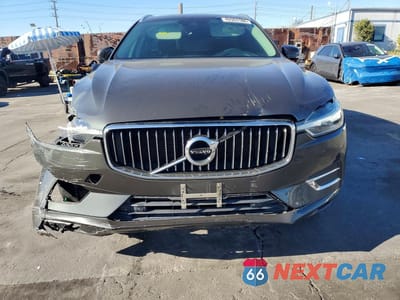 Piąte zdjęcie samochodu w środku: 2018 VOLVO XC60 T5 INSCRIPTION VIN:YV4102RL3J1023861 - miniatura