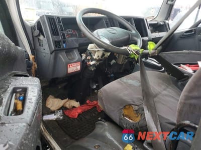 Zdjęcie 8 z 12 samochodu: 2015 ISUZU NPR HD DUMP TRUCK VIN:54DC4W1B6FS802842 - miniatura