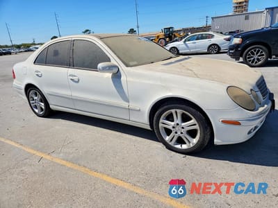 Czwarte zdjęcie samochodu z boku: 2006 MERCEDES-BENZ E 350 VIN:WDBUF56J66A834319 - miniatura