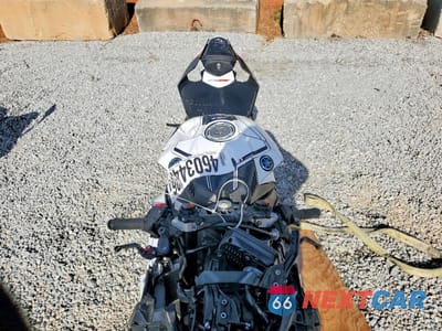 Piąte zdjęcie samochodu w środku: 2024 YAMAHA YZFR1 VIN:JYARN66E7RA003804 - miniatura