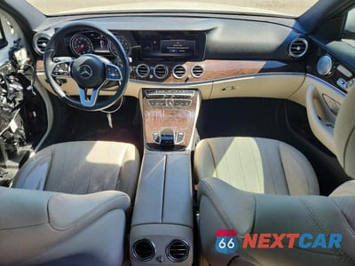 Zdjęcie 8 z 11 samochodu: 2019 MERCEDES-BENZ E 300 VIN:WDDZF4JB9KA509343 - miniatura