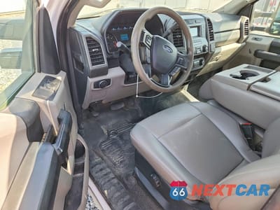 Zdjęcie 8 z 12 samochodu: 2020 FORD F350 SUPER DUTY UTILITY / SERVICE TRUCK VIN:1FDRF3G62LEE53444 - miniatura