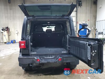 Zdjęcie 6 z 13 samochodu: 2018 JEEP WRANGLER UNLIMITED SAHARA VIN:1C4HJXEG4JW133177 - miniatura