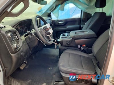 Zdjęcie 7 z 11 samochodu: 2024 GMC SIERRA K1500 VIN:1GTUUAED6RZ213650 - miniatura