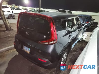 Trzecie zdjęcie samochodu z tyłu: 2020 KIA SOUL S VIN:KNDJ23AU3L7016416 - miniatura