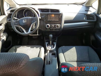 Zdjęcie 8 z 13 samochodu: 2018 HONDA FIT LX VIN:3HGGK5H49JM736058 - miniatura