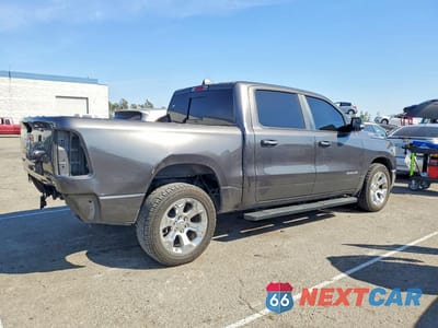 Trzecie zdjęcie samochodu z tyłu: 2019 RAM 1500 VIN:1C6RREFT1KN813839 - miniatura