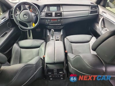 Zdjęcie 8 z 12 samochodu: 2013 BMW X5 M VIN:5YMGY0C51D0C12016 - miniatura