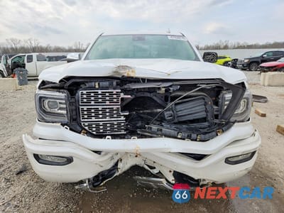 Piąte zdjęcie samochodu w środku: 2018 GMC SIERRA K1500 DENALI VIN:3GTU2PEJXJG136008 - miniatura