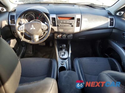 Zdjęcie 8 z 13 samochodu: 2012 MITSUBISHI OUTLANDER SE VIN:JA4JT3AW3CU003708 - miniatura
