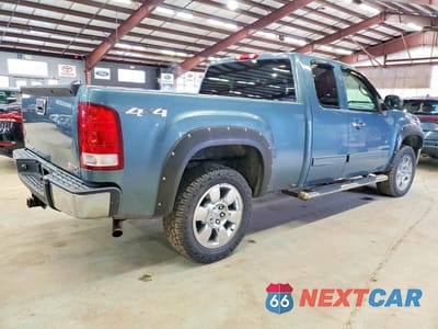 Trzecie zdjęcie samochodu z tyłu: 2011 GMC SIERRA K1500 SLE VIN:1GTR2VE39BZ352722 - miniatura