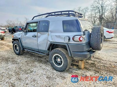 Drugie zdjęcie samochodu z przodu: 2013 TOYOTA FJ CRUISER BASE VIN:JTEBU4BF7DK158640 - miniatura