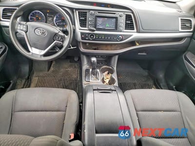 Zdjęcie 8 z 13 samochodu: 2018 TOYOTA HIGHLANDER LE VIN:5TDBZRFH0JS494052 - miniatura