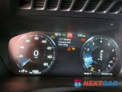 Zdjęcie 9 z 12 samochodu: 2016 VOLVO XC90 T6 VIN:YV4A22PM2G1041556 - miniatura