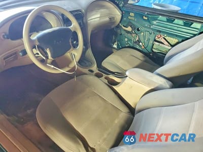 Zdjęcie 8 z 11 samochodu: 2001 FORD MUSTANG VIN:1FAFP404X1F105391 - miniatura