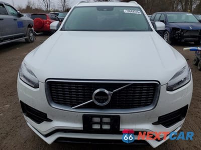 Piąte zdjęcie samochodu w środku: 2019 VOLVO XC90 T6 R-DESIGN VIN:YV4A22PM7K1453237 - miniatura