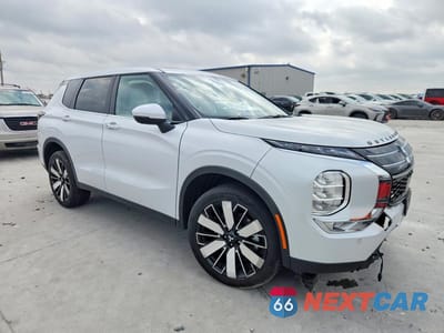 Czwarte zdjęcie samochodu z boku: 2025 MITSUBISHI OUTLANDER SE VIN:JA4J3VA81SZ053621 - miniatura