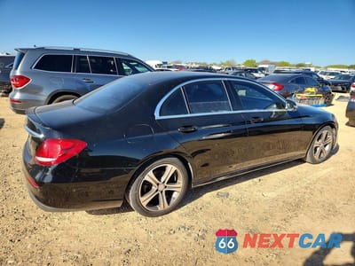 Trzecie zdjęcie samochodu z tyłu: 2017 MERCEDES-BENZ E 300 VIN:WDDZF4JB3HA115460 - miniatura