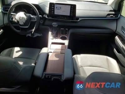 Zdjęcie 8 z 12 samochodu: 2024 TOYOTA SIENNA XLE 7-PASSENGER VIN:5TDYSKFC5RS126701 - miniatura