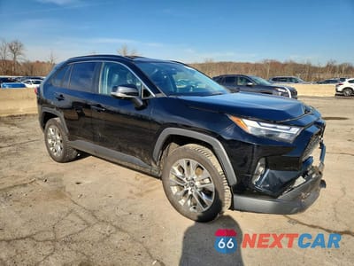 Czwarte zdjęcie samochodu z boku: 2022 TOYOTA RAV4 XLE PREMIUM VIN:2T3A1RFV6NC321067 - miniatura