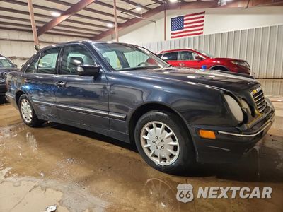 Czwarte zdjęcie samochodu z boku: 2000 BENZ E-CLASS E320 AWD 320 4MATIC VIN:WDBJF82J0YX042550 - miniatura