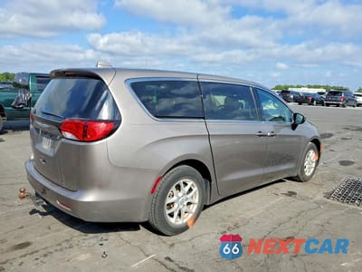 Trzecie zdjęcie samochodu z tyłu: 2017 CHRYSLER PACIFICA LX VIN:2C4RC1CG0HR770679 - miniatura