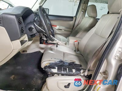 Zdjęcie 7 z 12 samochodu: 2007 JEEP COMMANDER LIMITED VIN:1J8HH58207C554364 - miniatura