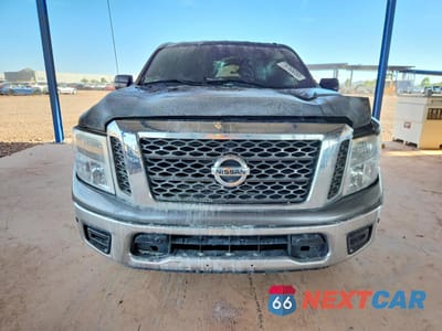 Piąte zdjęcie samochodu w środku: 2018 NISSAN TITAN SV VIN:1N6AA1E69JN507713 - miniatura