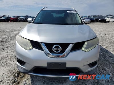 Piąte zdjęcie samochodu w środku: 2015 NISSAN ROGUE SV VIN:KNMAT2MV3FP559023 - miniatura