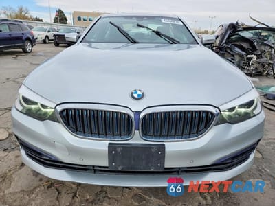 Piąte zdjęcie samochodu w środku: 2019 BMW 530XE VIN:WBAJB1C57KB375299 - miniatura