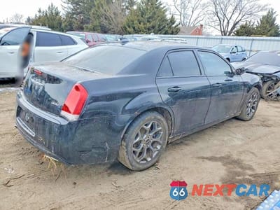 Trzecie zdjęcie samochodu z tyłu: 2016 CHRYSLER 300 S VIN:2C3CCAGG1GH253237 - miniatura