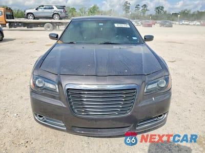 Piąte zdjęcie samochodu w środku: 2014 CHRYSLER 300 S VIN:2C3CCABG9EH376711 - miniatura