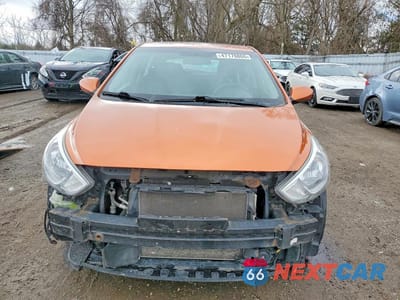 Piąte zdjęcie samochodu w środku: 2017 HYUNDAI ACCENT SE VIN:KMHCT5AE3HU308775 - miniatura