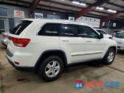 Trzecie zdjęcie samochodu z tyłu: 2011 JEEP GRAND CHEROKEE LAREDO VIN:1J4RR4GG0BC640955 - miniatura