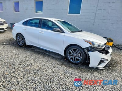 Czwarte zdjęcie samochodu z boku: 2021 KIA FORTE GT-LINE VIN:3KPF34AD1ME392185 - miniatura