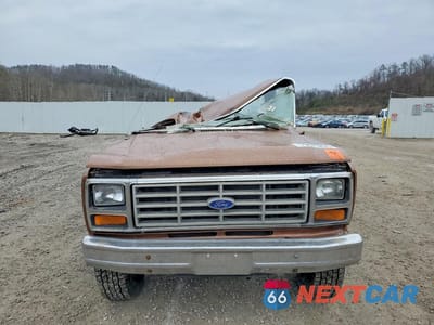 Piąte zdjęcie samochodu w środku: 1985 FORD F150 STYLS VIN:1FTEF14Y8FNA87362 - miniatura