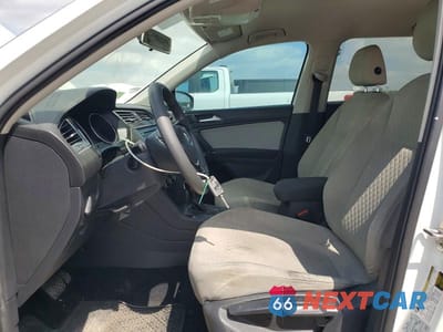 Zdjęcie 7 z 14 samochodu: 2018 VOLKSWAGEN TIGUAN S VIN:3VV1B7AX4JM122489 - miniatura