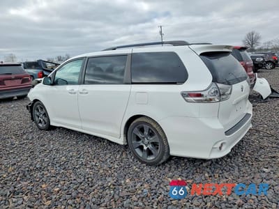 Drugie zdjęcie samochodu z przodu: 2016 TOYOTA SIENNA SE 8-PASSENGER VIN:5TDXK3DC9GS701450 - miniatura