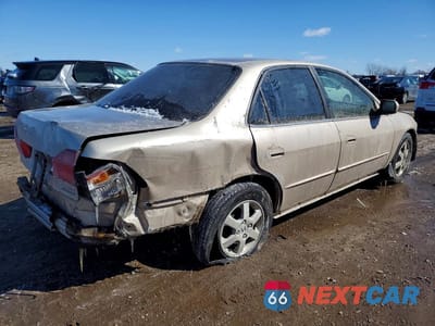 Trzecie zdjęcie samochodu z tyłu: 2000 HONDA ACCORD SE VIN:JHMCG5670YC040193 - miniatura