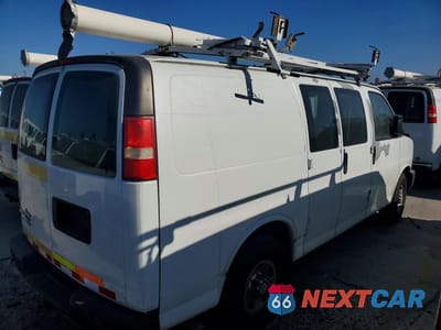 Trzecie zdjęcie samochodu z tyłu: 2012 CHEVROLET EXPRESS 2500 CARGO UTILITY / SERVICE VAN VIN:1GCWGFCB1C1116635 - miniatura