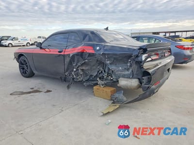 Drugie zdjęcie samochodu z przodu: 2018 DODGE CHALLENGER SXT VIN:2C3CDZAG0JH144876 - miniatura