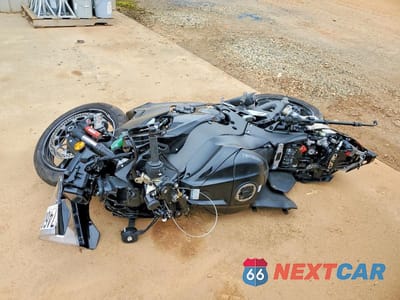 Trzecie zdjęcie samochodu z tyłu: 2025 KAWASAKI ZX1002 L VIN:JKBZXVL17SA017403 - miniatura