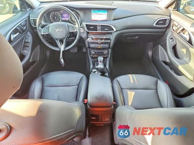 Zdjęcie 8 z 12 samochodu: 2018 INFINITI QX30 ESSENTIAL VIN:SJKCH5CPXJA002343 - miniatura