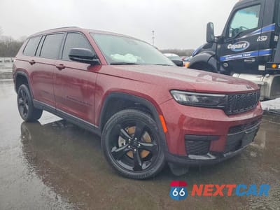 Czwarte zdjęcie samochodu z boku: 2023 JEEP GRAND CHEROKEE L LAREDO VIN:1C4RJKAGXP8841881 - miniatura