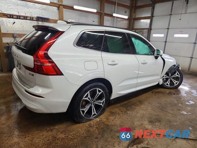Trzecie zdjęcie samochodu z tyłu: 2022 VOLVO XC60 B5 MOMENTUM VIN:YV4L12RK2N1965404 - miniatura