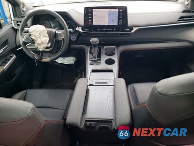 Zdjęcie 8 z 12 samochodu: 2024 TOYOTA SIENNA XSE 7-PASSENGER VIN:5TDDSKFC5RS116104 - miniatura