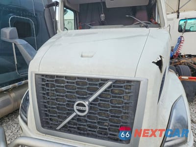 Zdjęcie 7 z 10 samochodu: 2025 VOLVO VNR SEMI TRUCK VIN:4V4WC9EHXSN677443 - miniatura