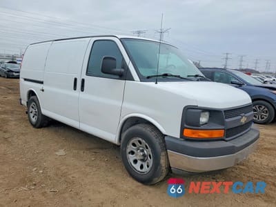 Czwarte zdjęcie samochodu z boku: 2013 CHEVROLET EXPRESS G1500 VIN:1GCSGAFX7D1127309 - miniatura